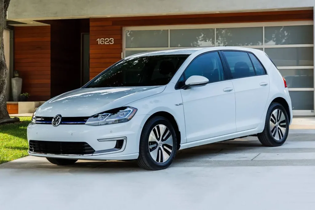 2017_volkswagen_e-golf_1