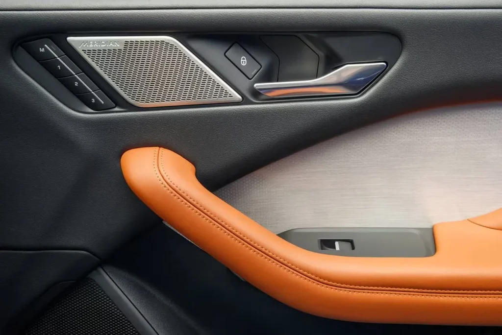 2020_jaguar_i-pace_11