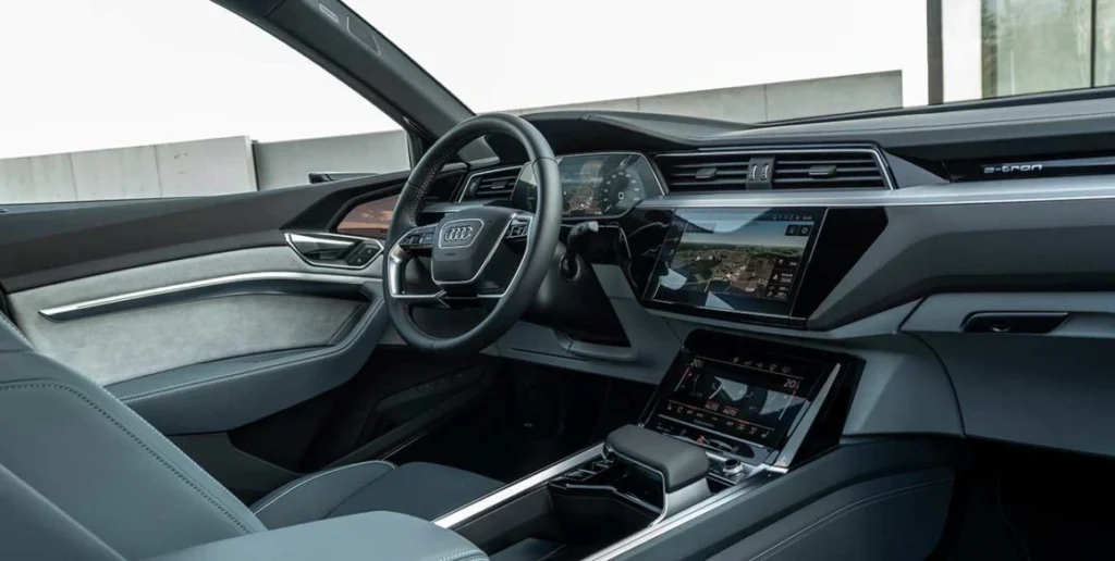Audi-e-tron-55-quattro-model-9