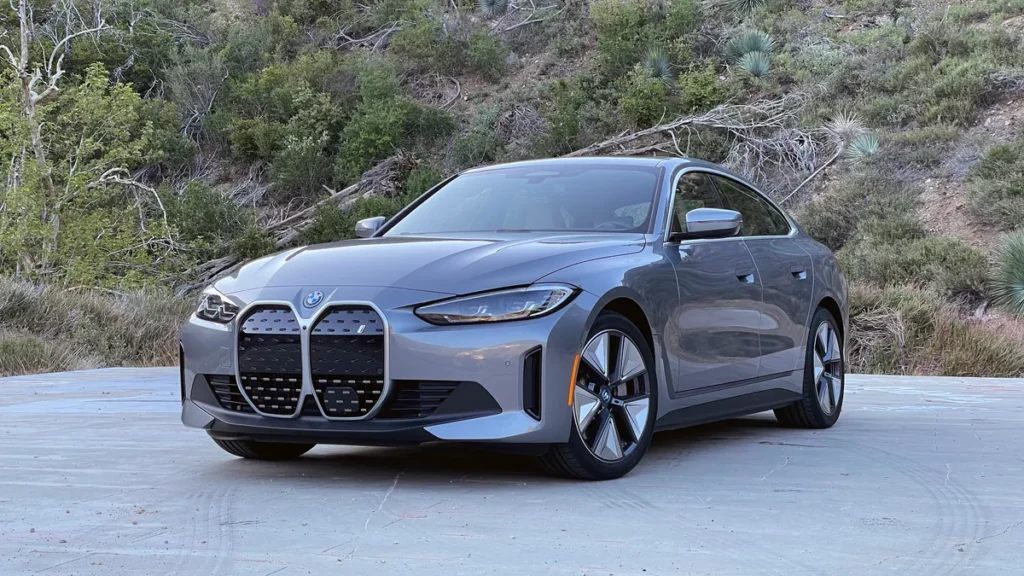 BMW-i4-eDrive40-model-4