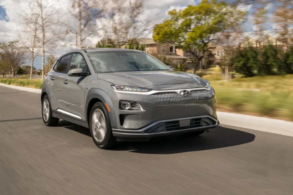 Hyundai-Kona-Electric64-kWh-model1