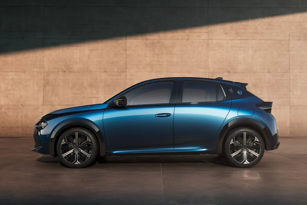 Lancia-Ypsilon-Electric_3