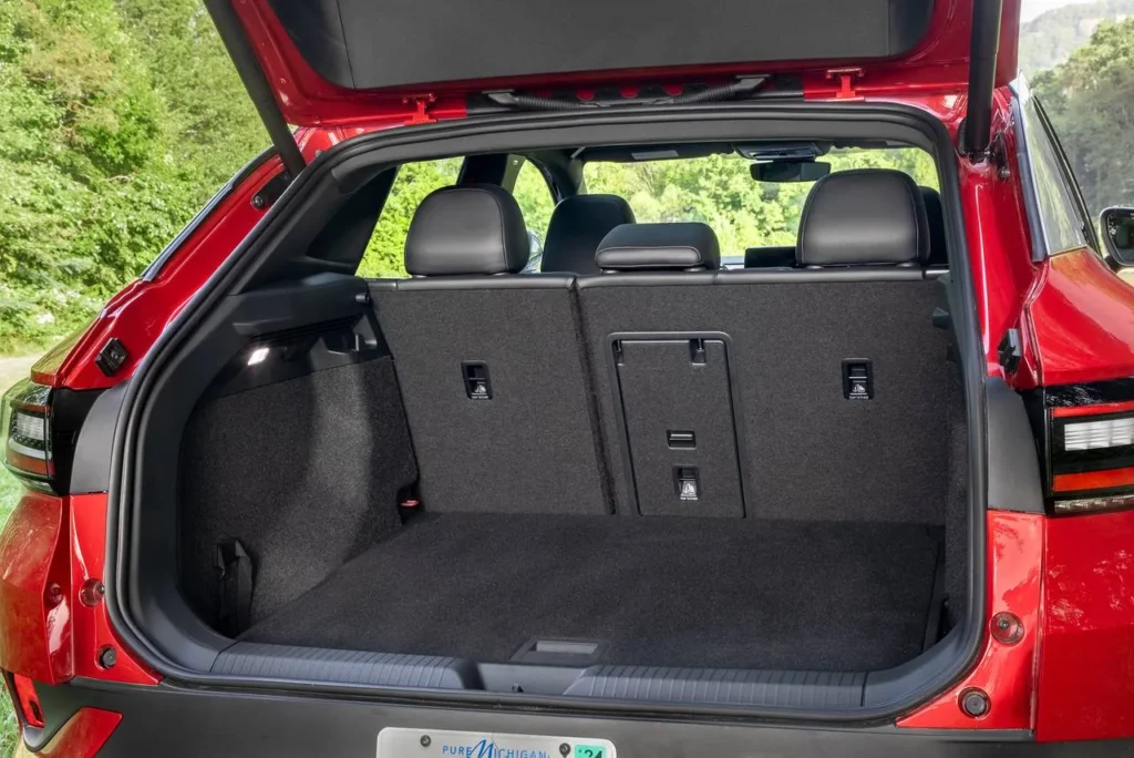 Volkswagen-ID.4-Pro-model-12