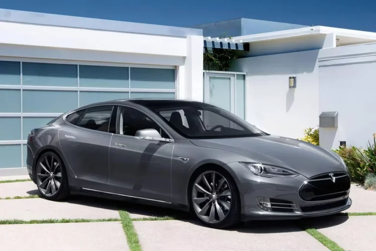Tesla Model S 85D