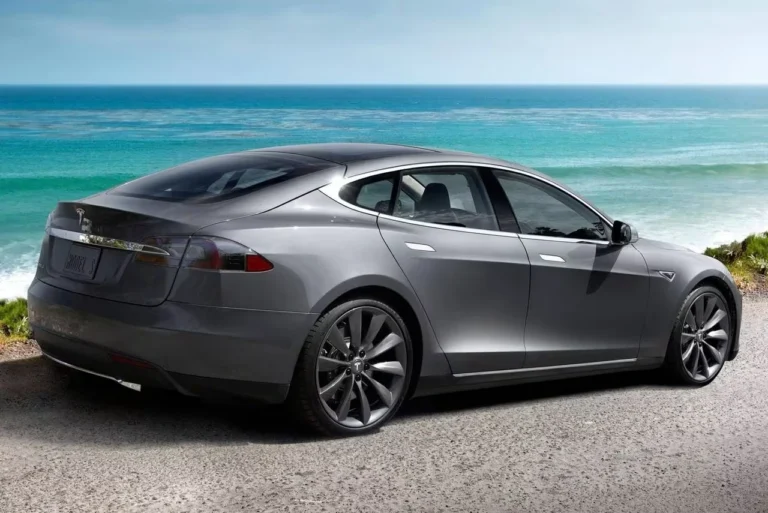 Tesla Model S 85D