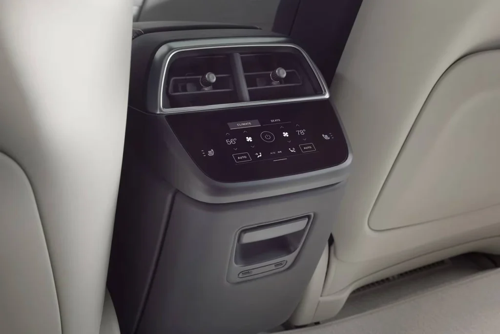 2023_lucid_air_sedan_10