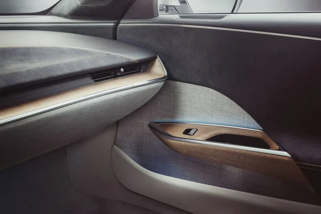 2023_lucid_air_sedan_11