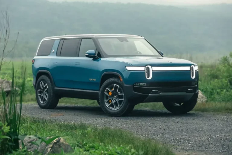 Rivian R1S Dual Motor Large