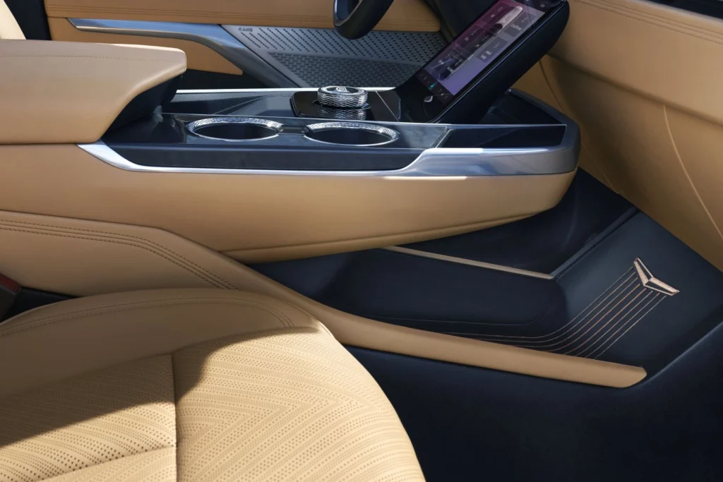 Cadillac-Escalade-IQ-First-Edition_11
