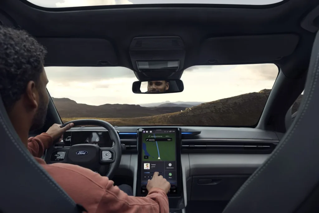 Ford-Explorer-EV-Extended-Range-AWD_10