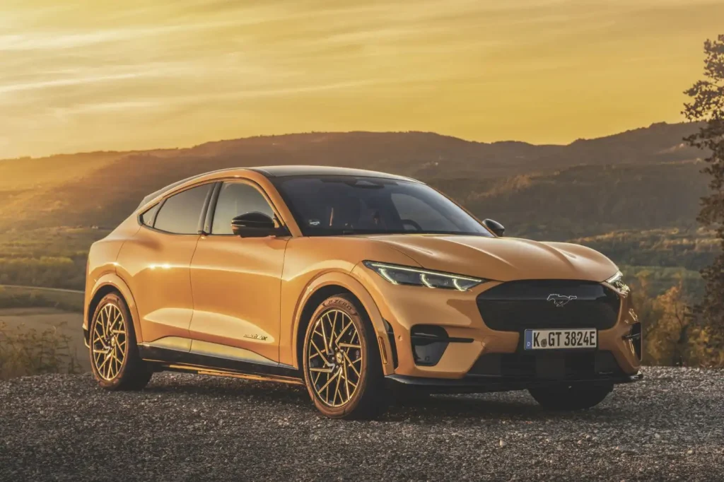 Ford-Mustang-Mach-E-Extended-Range-AWD_2