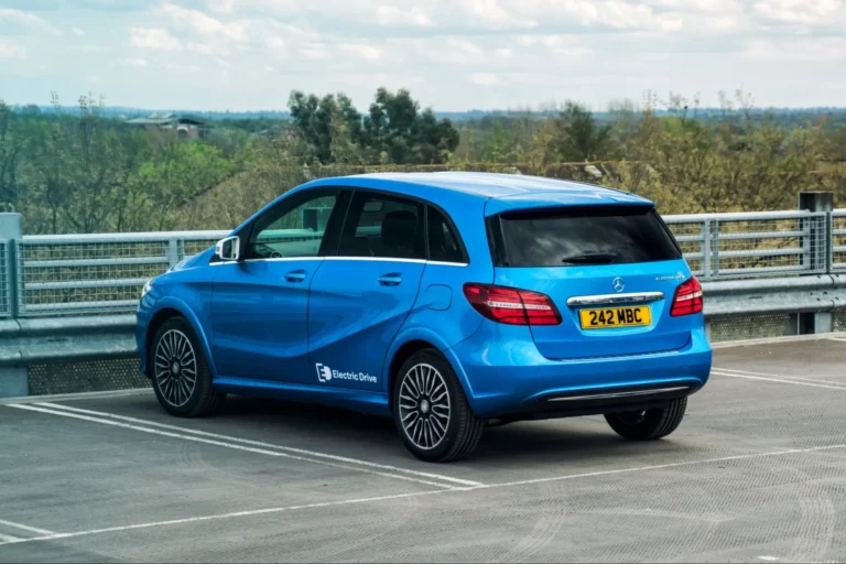Mercedes B250e