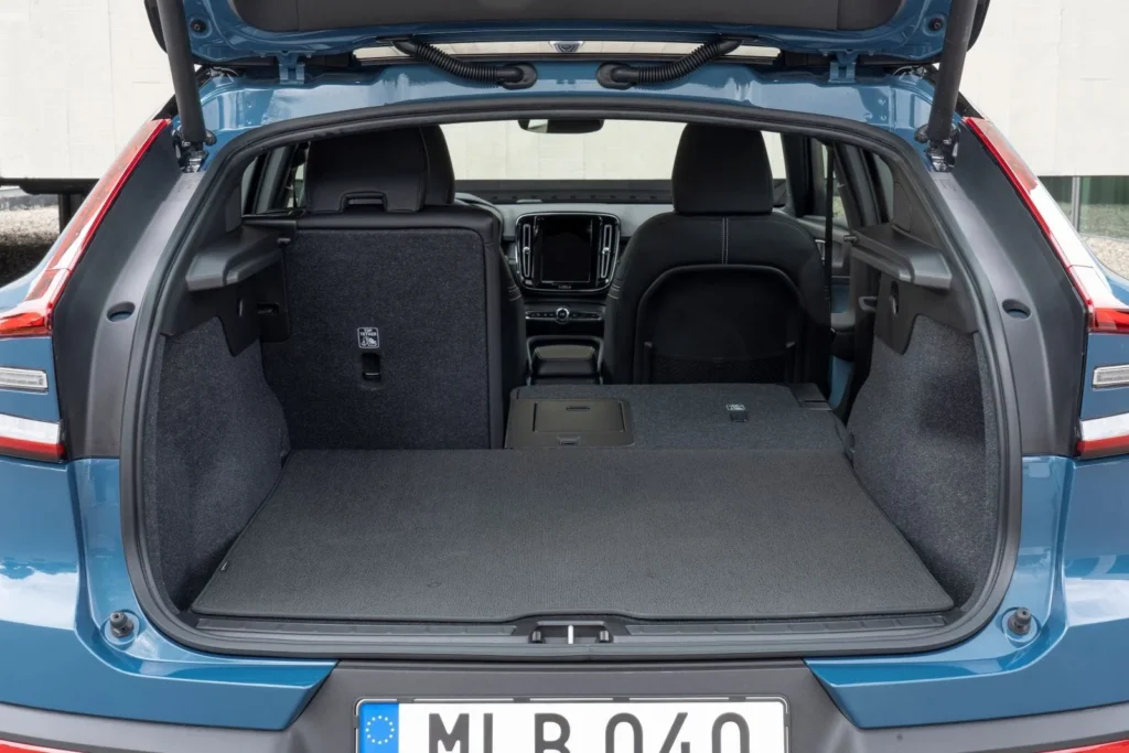 Volvo-C40-Recharge-AWD_12