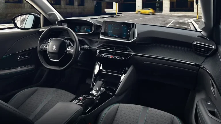 Peugeot e-208