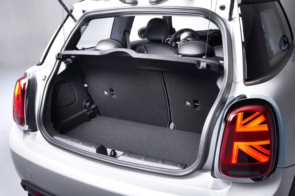 Mini Cooper SE 135 kW_12