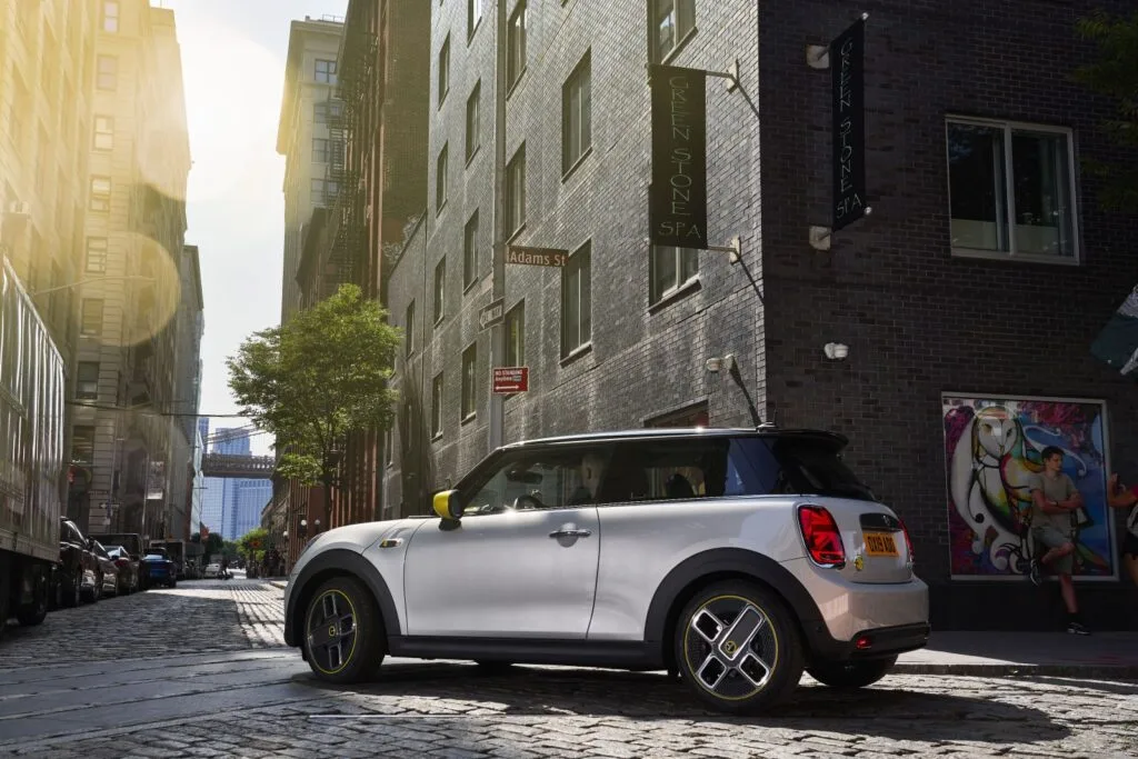 Mini Cooper SE 135 kW_2