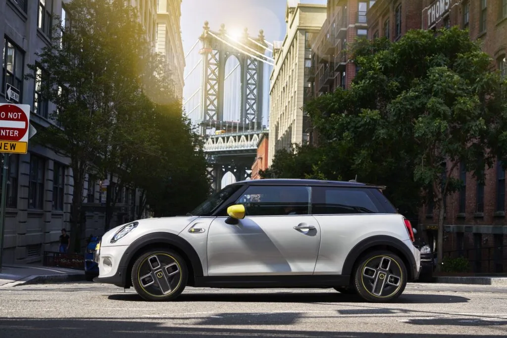 Mini Cooper SE 135 kW_4