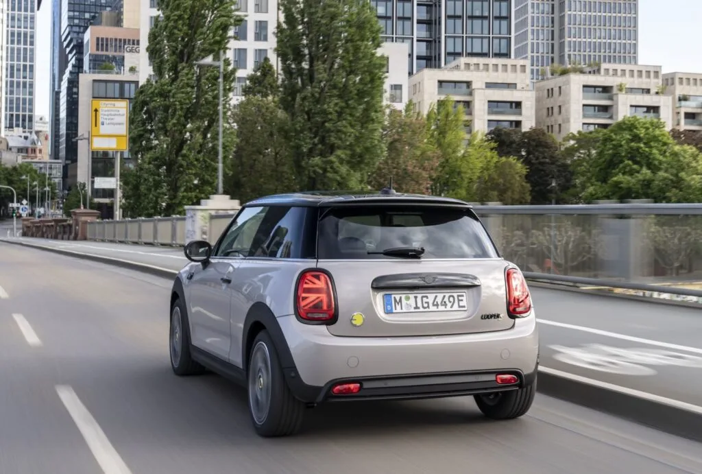 Mini Cooper SE 135 kW_6