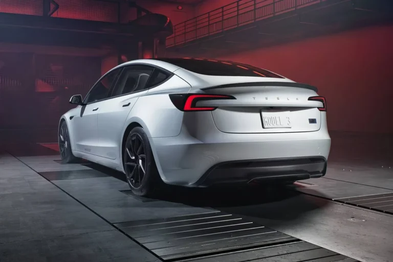 Електромобіль Tesla Model 3 RWD
