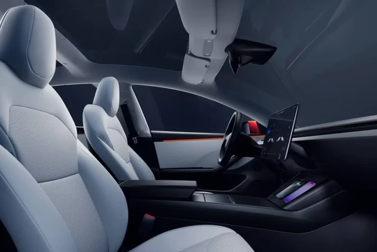Електромобіль Tesla Model 3 RWD